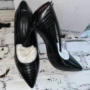 Nine West Tatiana heels. Size 6. Black Lizard Print